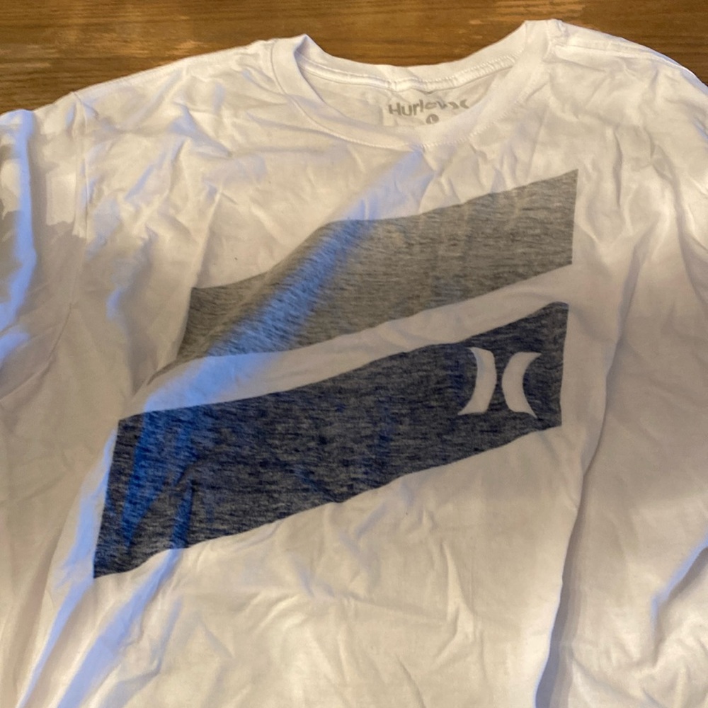 Hurley teeshirt
